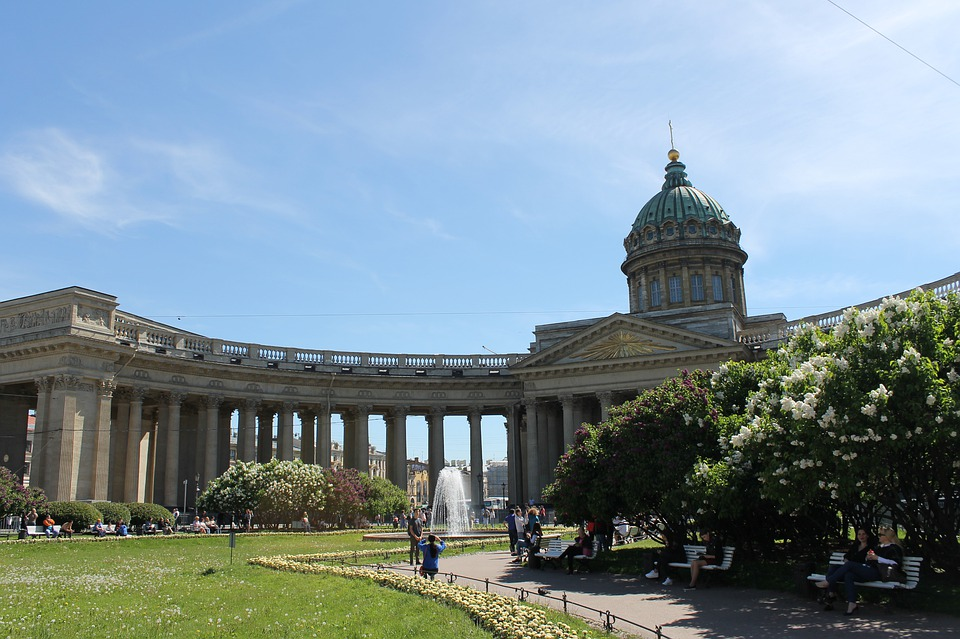 колоннада казанского собора в Санкт-Петербурге