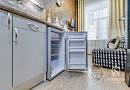 фото холодильника в кухонном блоке