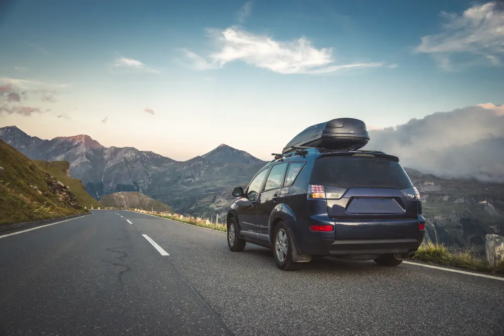 Путешествие на автомобиле по горной дороге Алтая