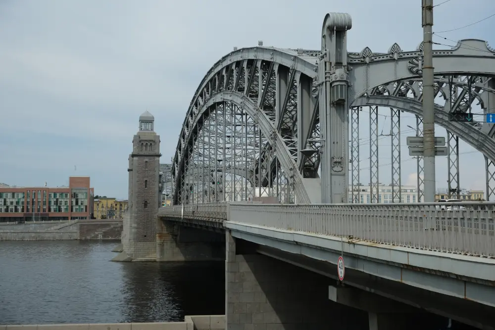 Большеохтинский мост в Петербурге фото