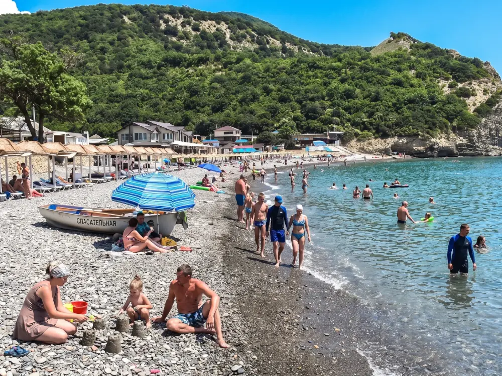 Вид на дикий пляж «Диана»