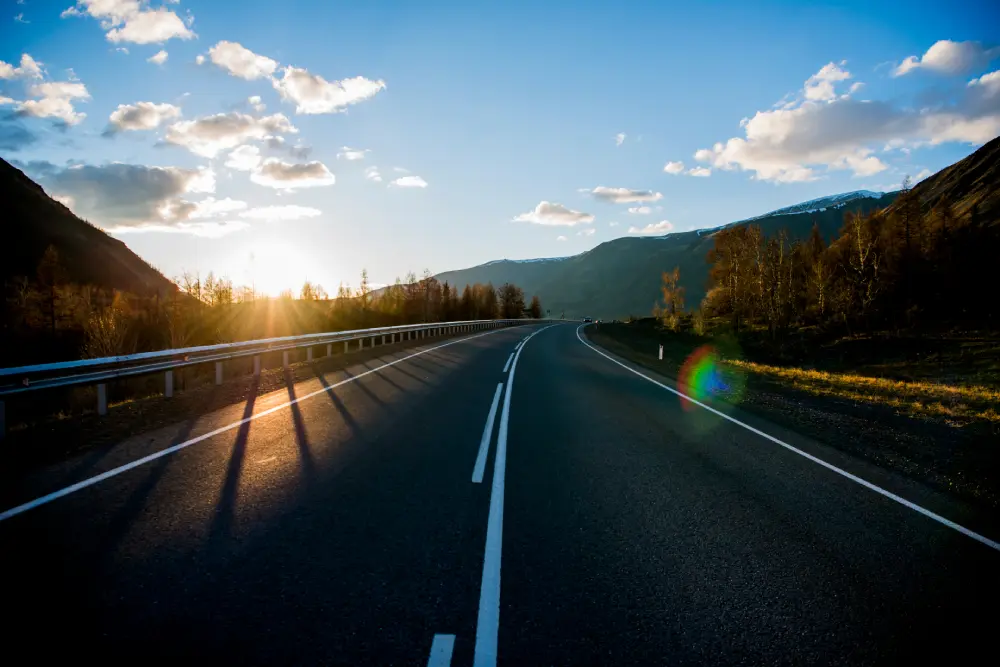 Дорога на Алтае в разное время года