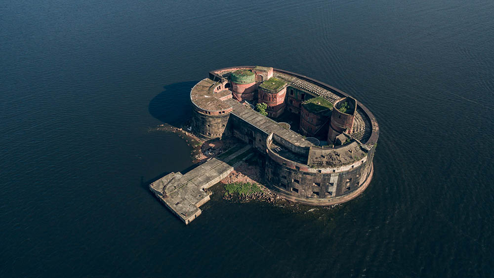Форт Александр I близ Кронштадта в открытом море