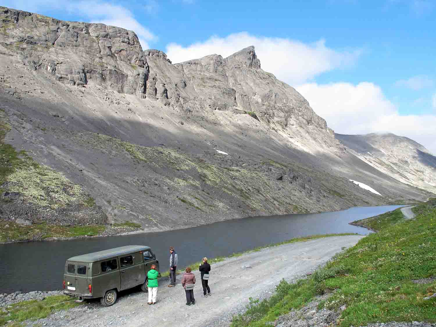 Горная дорога в Хибинах – возможность увидеть все главные локации