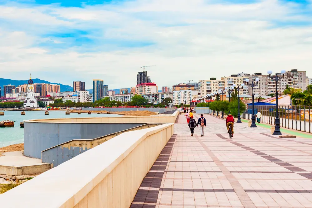 Набережная в центре города Новороссийска
