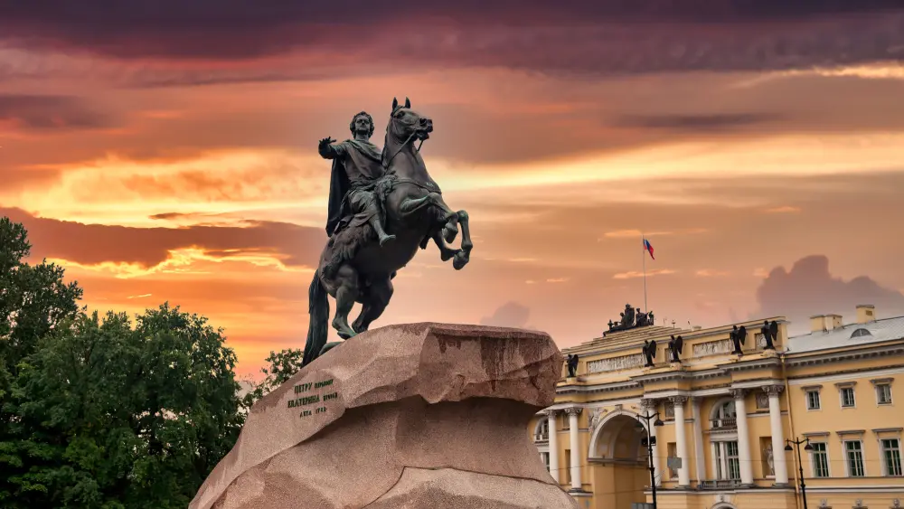 памятник медный всадник фото