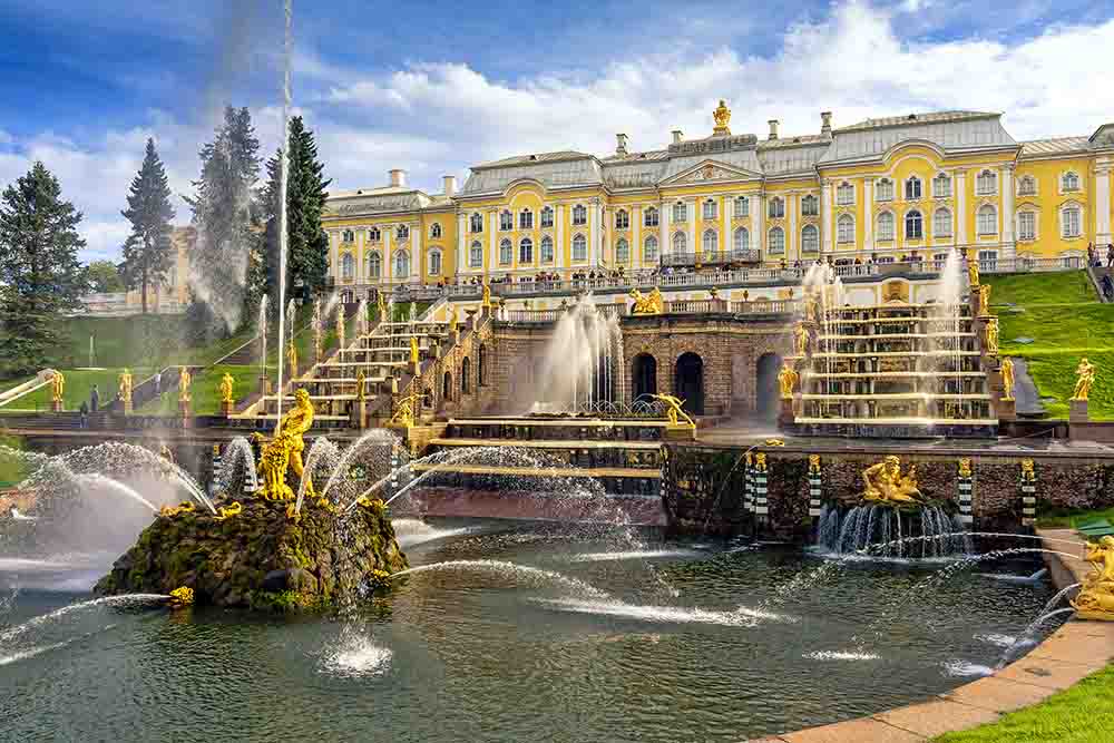 Красивый дворец в Петергофе, Санкт-Петербург