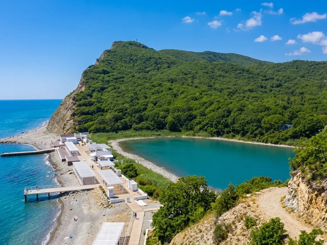 Панорама пляжа Абрау (Малый Лиманчик)