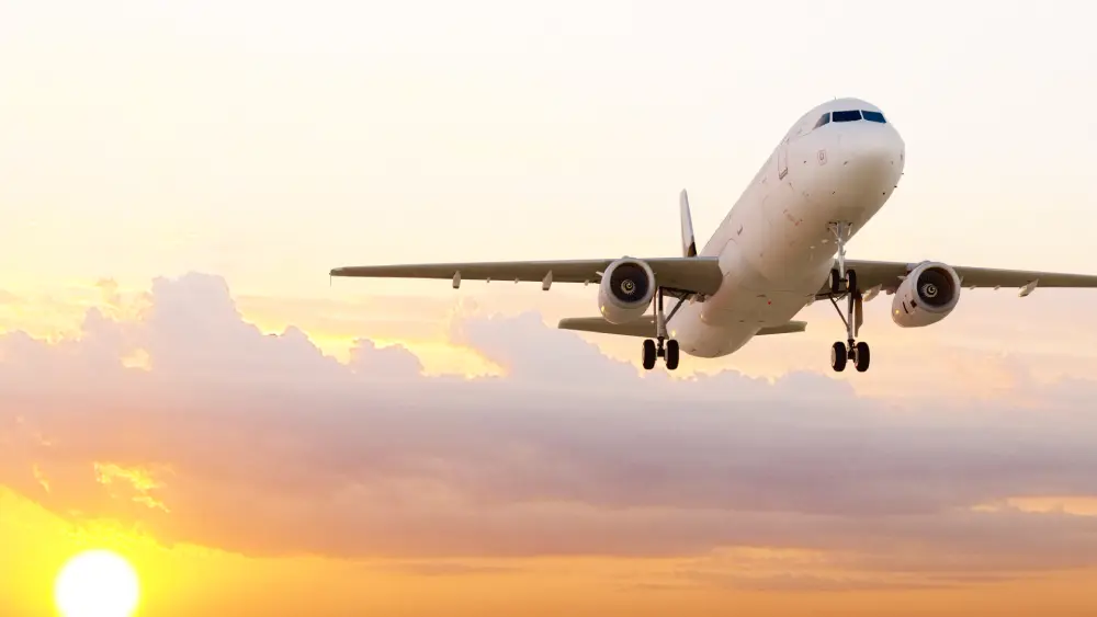 Самолет в небе над Алтаем