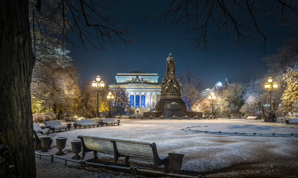 Александринский театр зимой в Петербурге