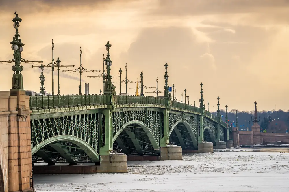 Троицкий мост в Петербурге фото