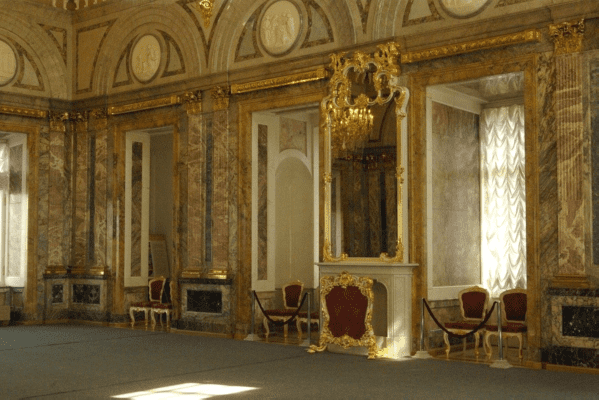 мраморный дворец