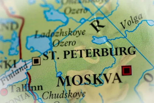 Из Москвы в Санкт-Петербург и обратно