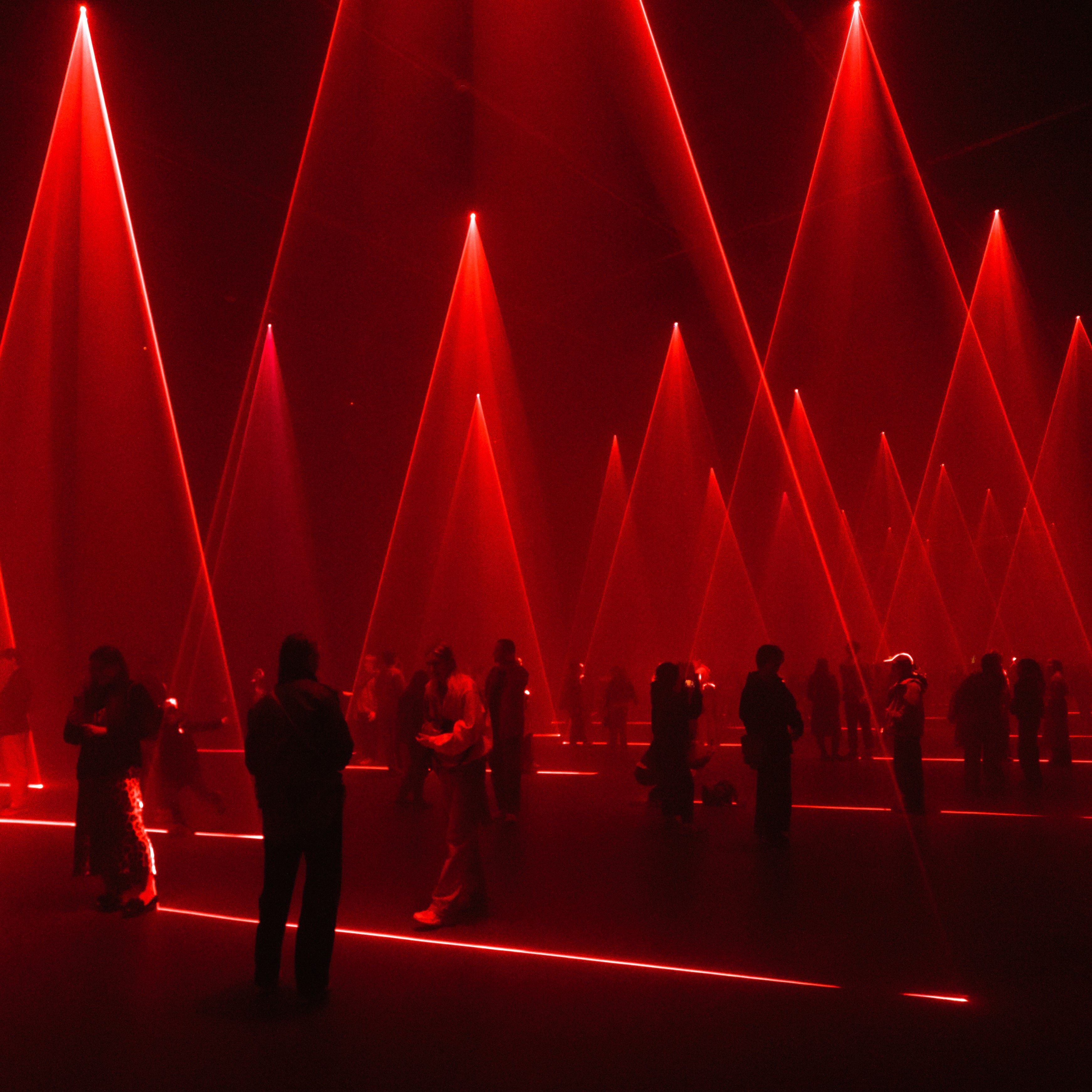 Выставка «Траектории интервалов» 