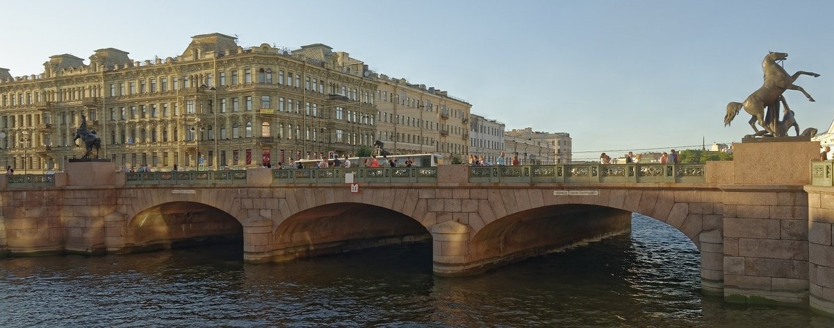 Аничков Мост в Питере