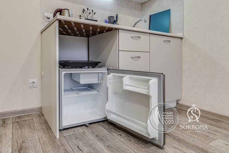 мини холодильник в номере фото