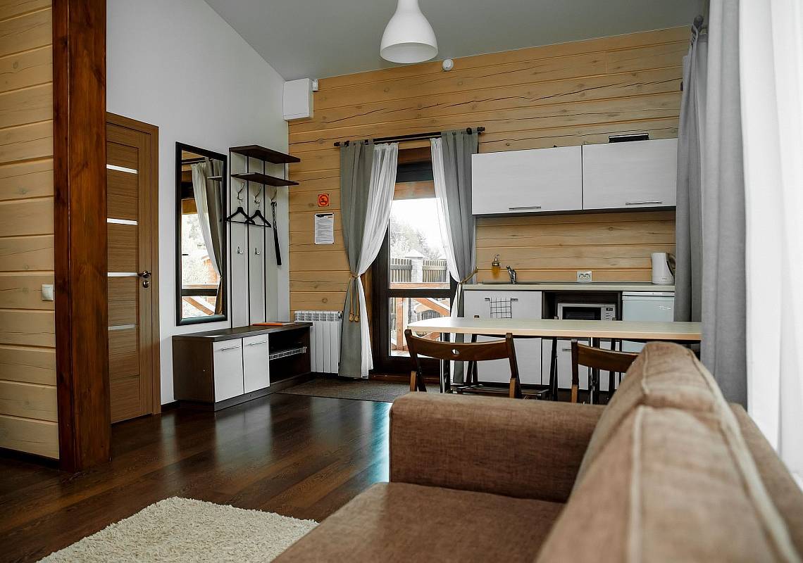 Общий вид домика фото